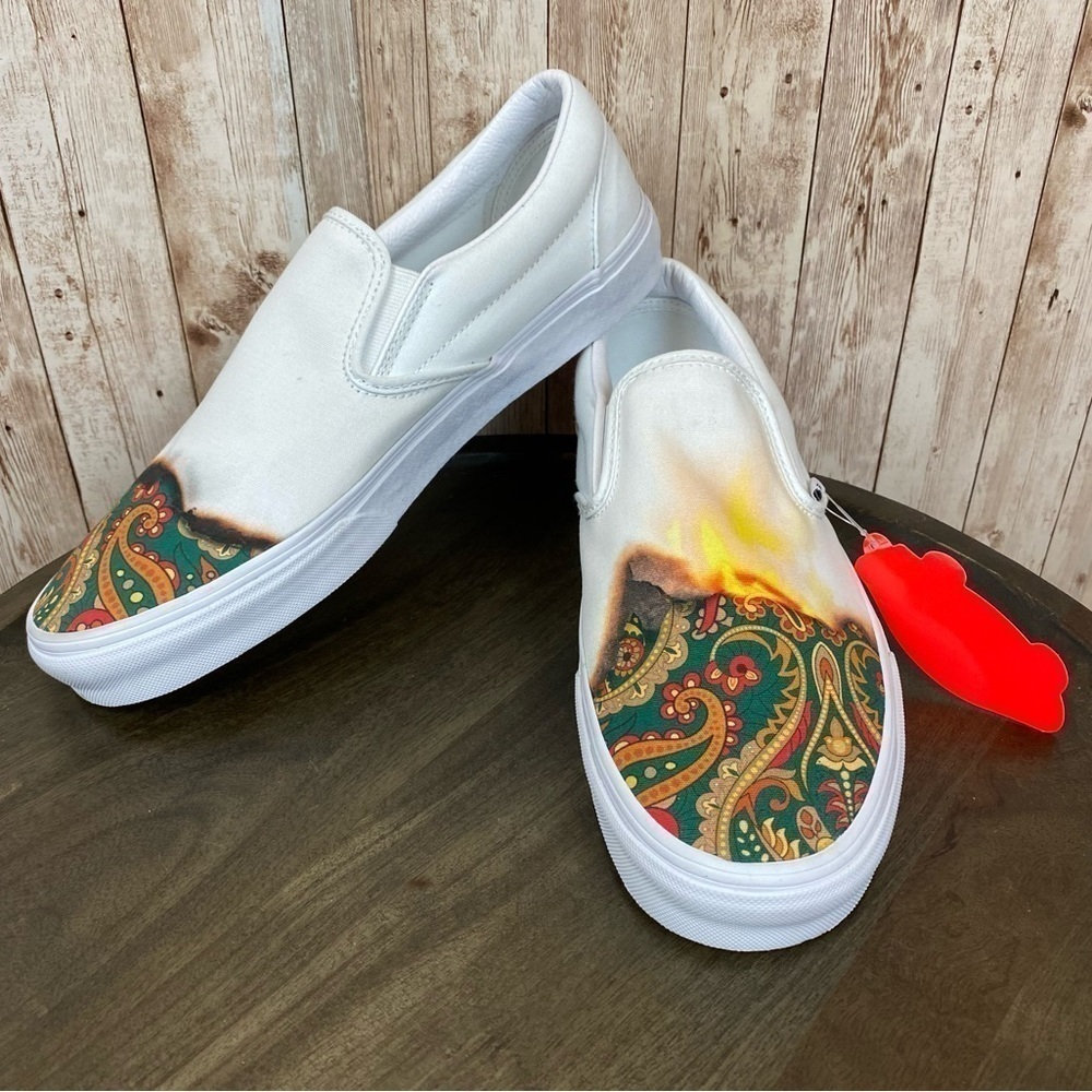 Vans Classic Slip on Big Reveal Sneaker Size 10.5 Men - Picture 2 of 13